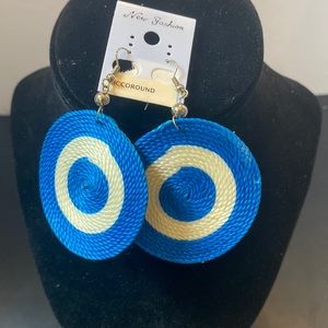 Woven disc Sisal iccoround dangle French hook pierced earrings